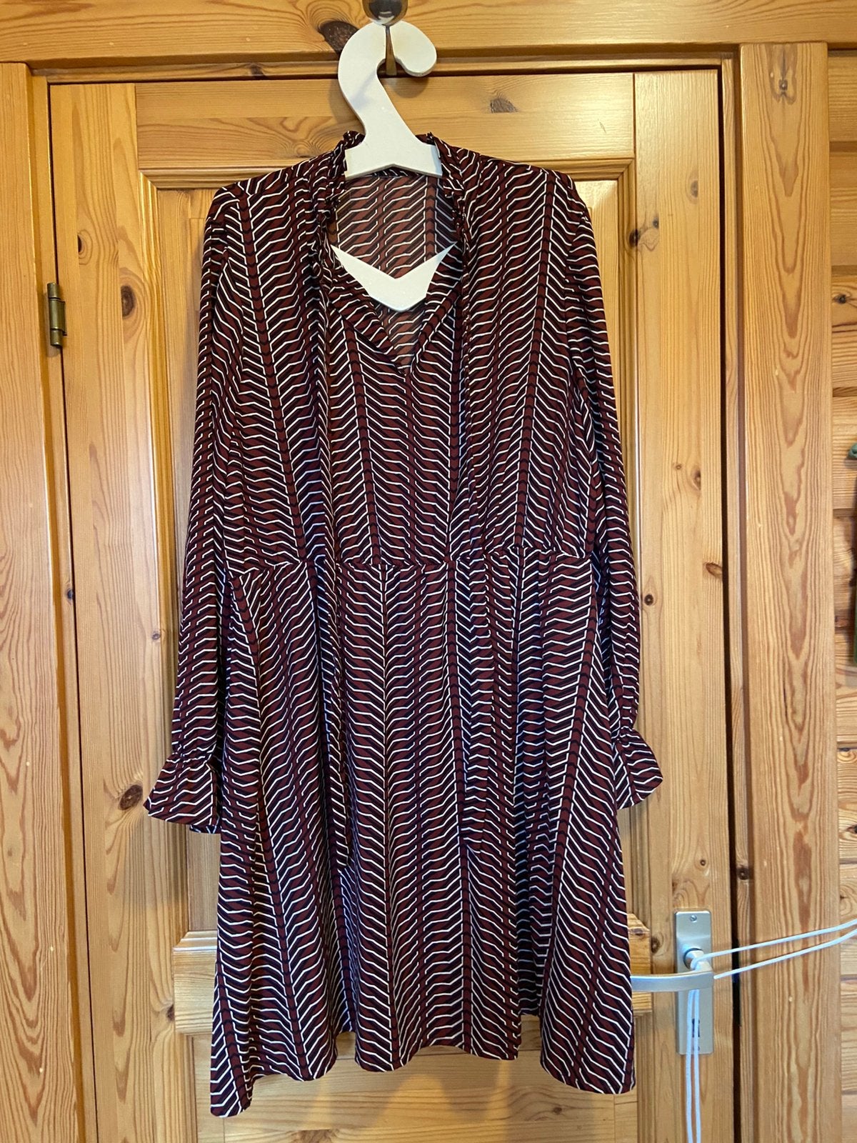 Jurk rood bruin lange mouw oto 55 lengte 99 vero moda 42/44, Kleding | Dames, Jurken, Ophalen, Bruin, Maat 42/44 (L), Zo goed als nieuw
