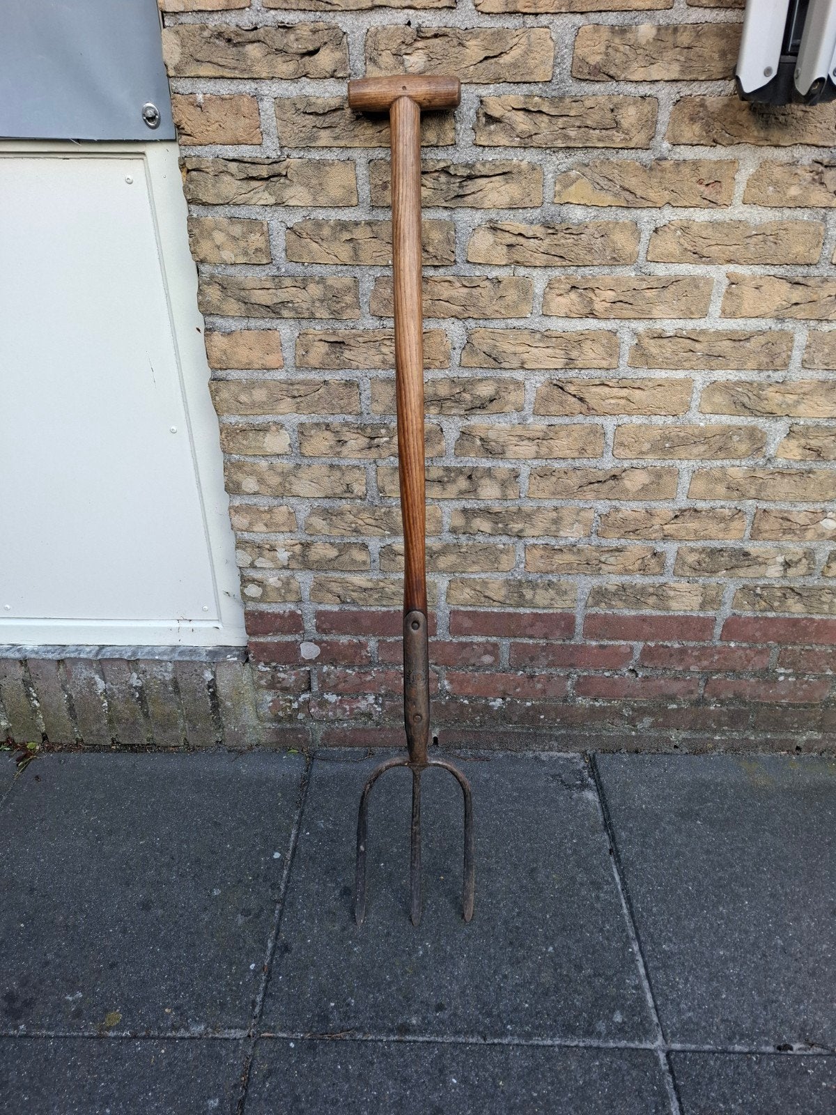 Vintage tuin vork met houten steel, Tuin en Terras, Hand-tuingereedschap, Ophalen, Gebruikt