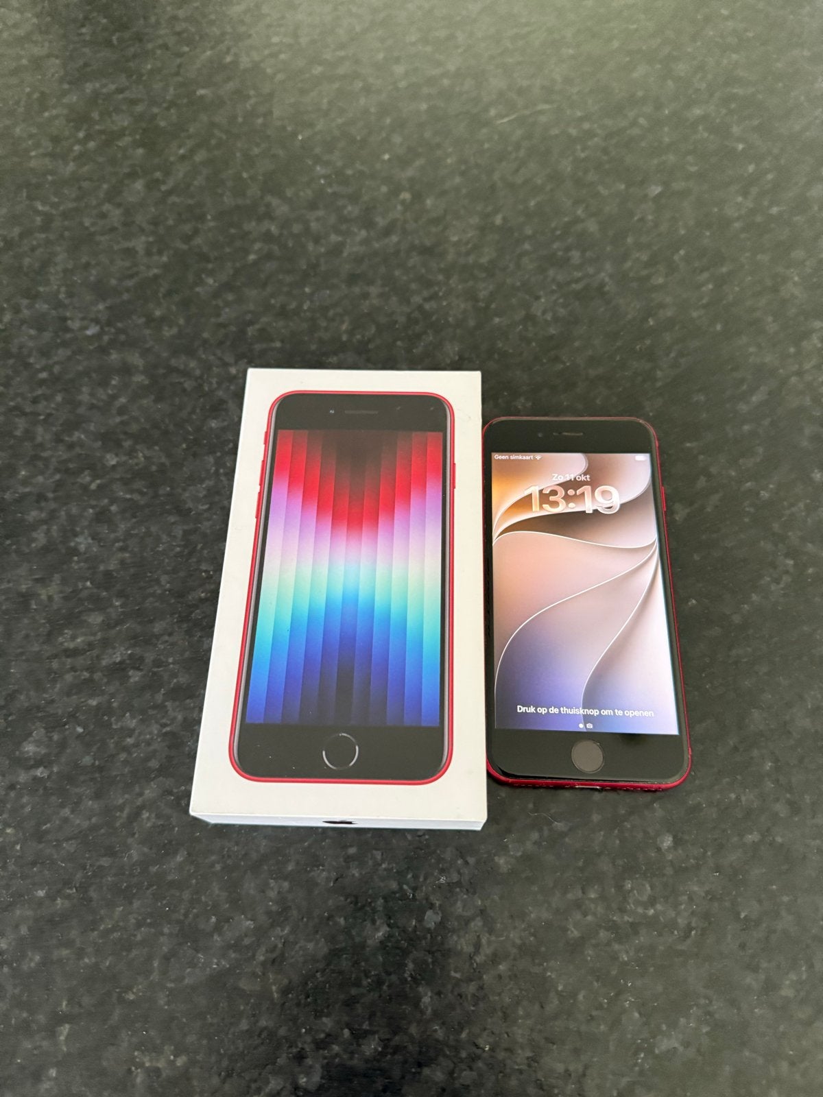 iPhone SE (2022) 3e generatie - Rood, Ophalen, Zo goed als nieuw, Zonder simlock, Zonder abonnement