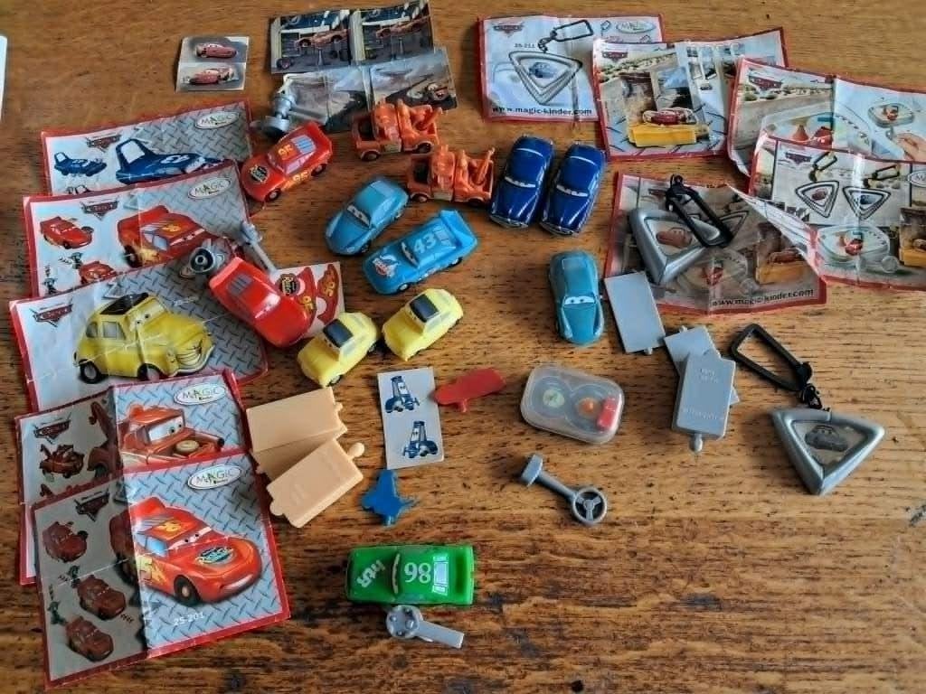 veel ferrero serie cars disney +bpz`s alles in 1x voor 12,50, Ophalen of Verzenden, Zo goed als nieuw