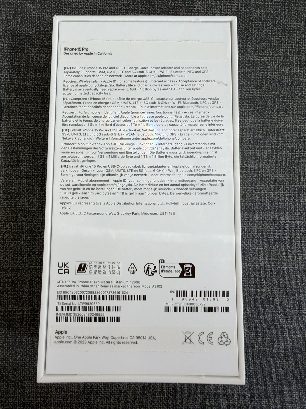 Foto 8 van Apple iPhone 15 Pro 128GB Natural Titanium - Zeer goed