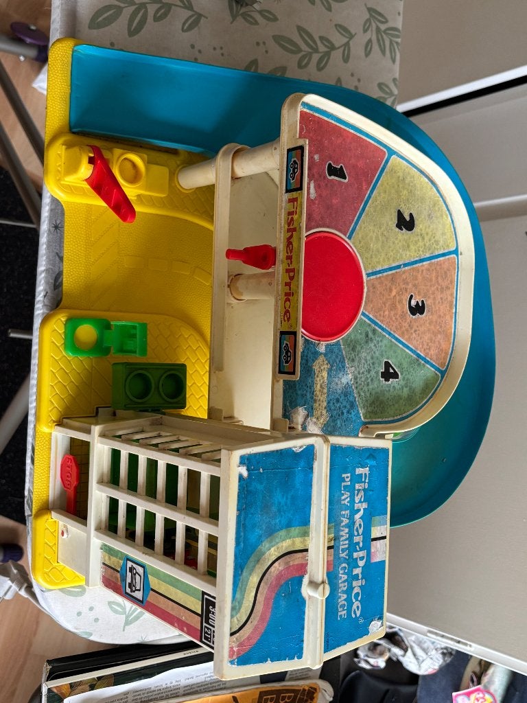 Vintage Fisher-Price Play Family Garage Speelset, Ophalen, Met geluid, Gebruikt, Speelset
