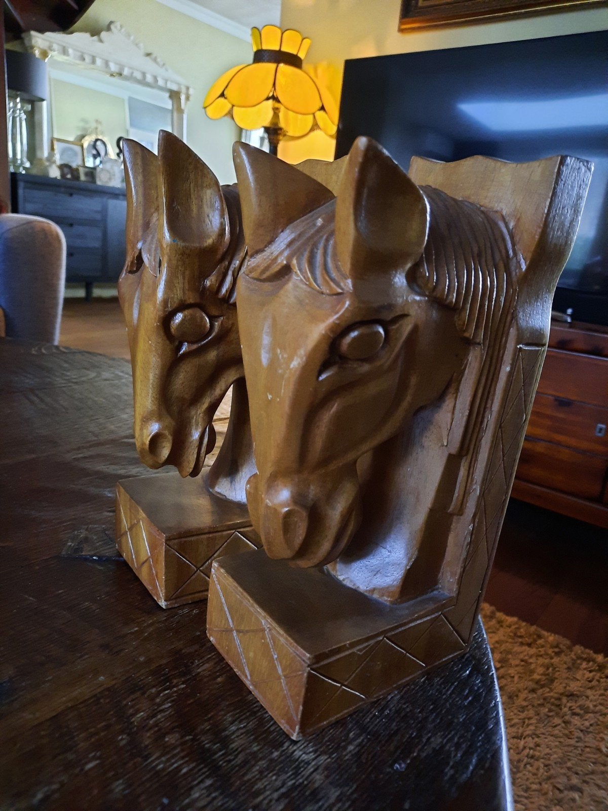 2 antieke paarden boekensteunen houtsnijwerk, Houtsnijwerk, Ophalen of Verzenden, 20 - 50 cm, Hout