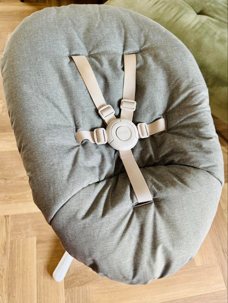 Nomi Baby Zitje Accessoire - Comfortabel en Veilig, Ophalen, Zo goed als nieuw