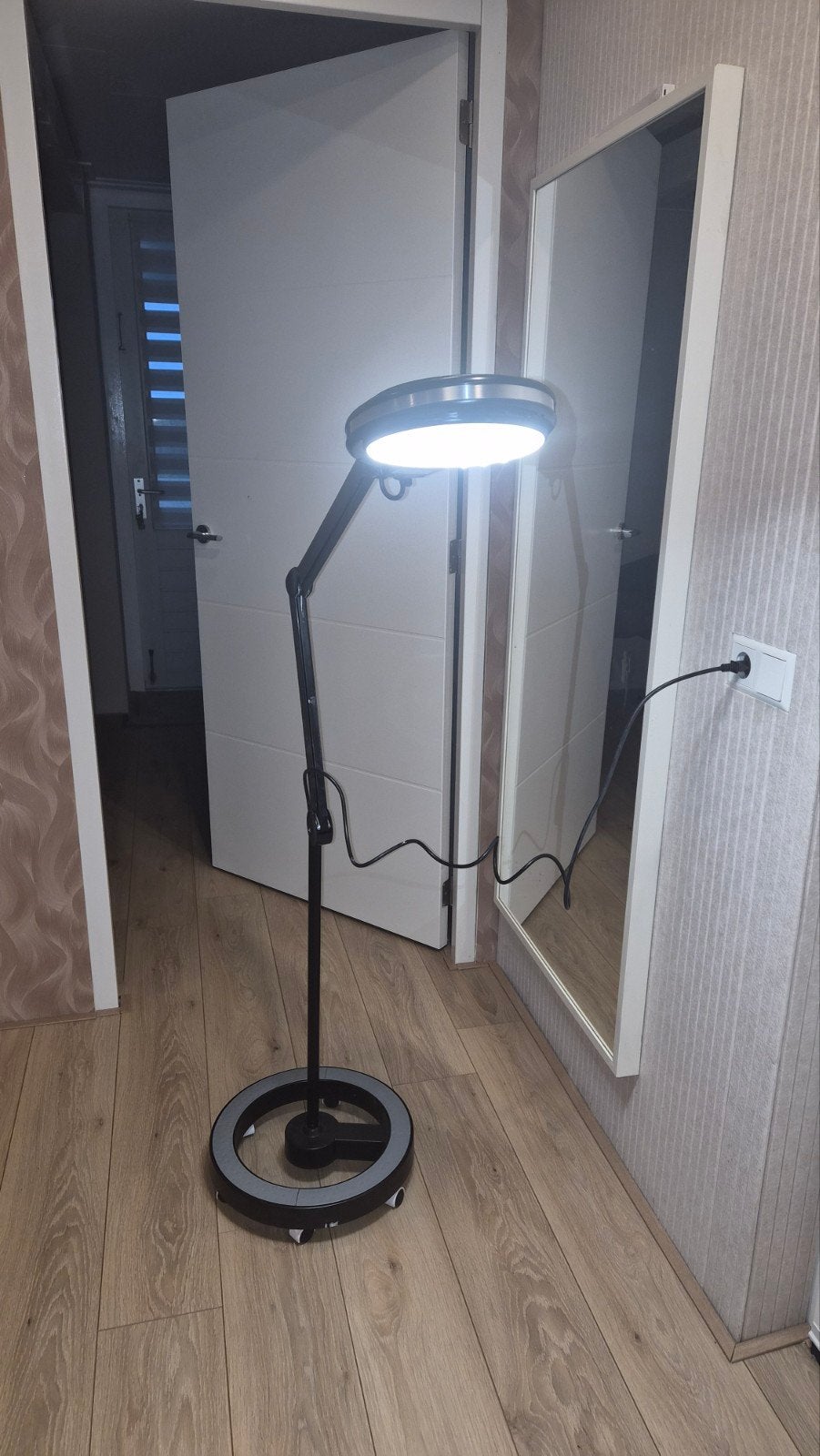 Zwarte Dimbare Loeplamp voor Schoonheidssalon, Ophalen of Verzenden, Gebruikt, Loeplamp