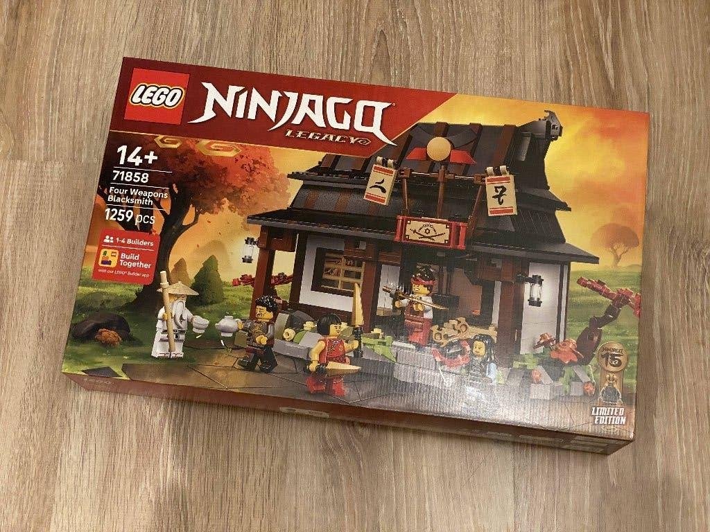 LEGO Ninjago 71858 Smederij De Vier Wapens (NIEUW IN DOOS), Nieuw, Ophalen of Verzenden, Compleet, Lego
