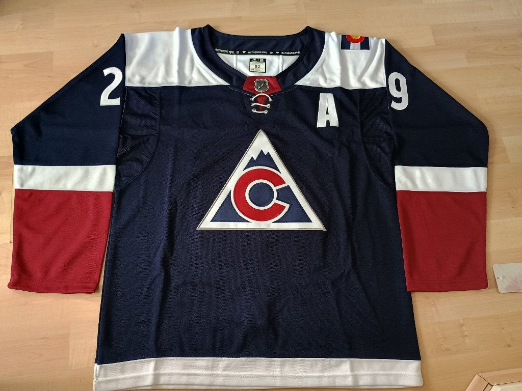 Colorado Avalanche Jersey MacKinnon maat: M, Ophalen of Verzenden, Nieuw, Kleding
