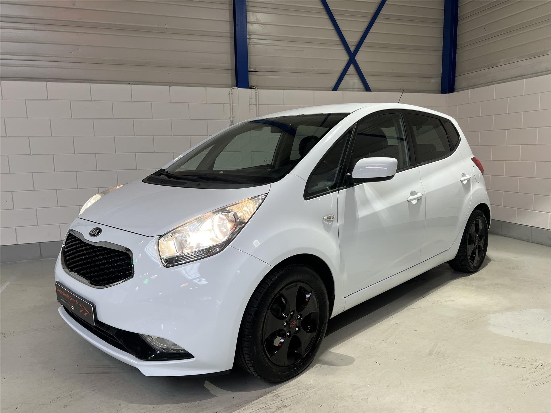 Kia Venga 1.6 CVVT 124pk, Navi, Camera, Clima, Cruise, Trekh, Stof, Gebruikt, 4 cilinders, Wit