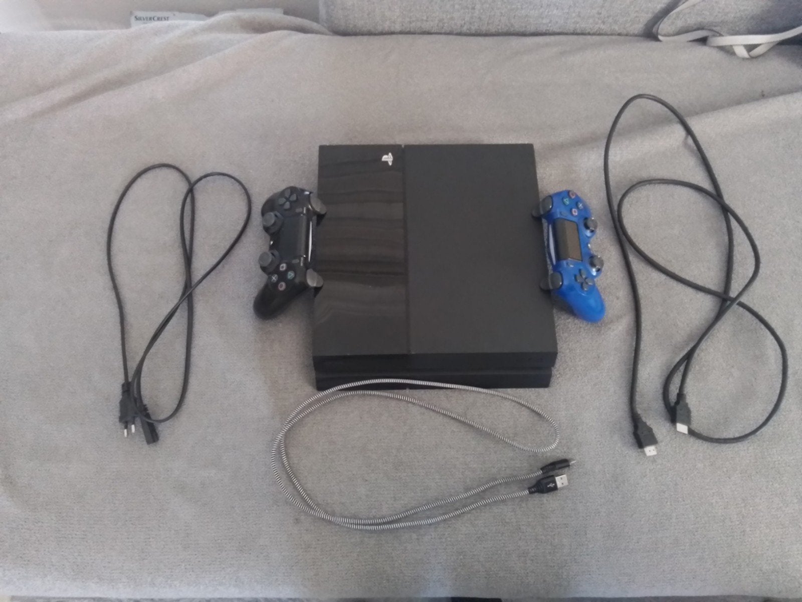 Playstation 4 met kabels en controllers, Ophalen, Zo goed als nieuw, Metaal of IJzer, Klemhekje