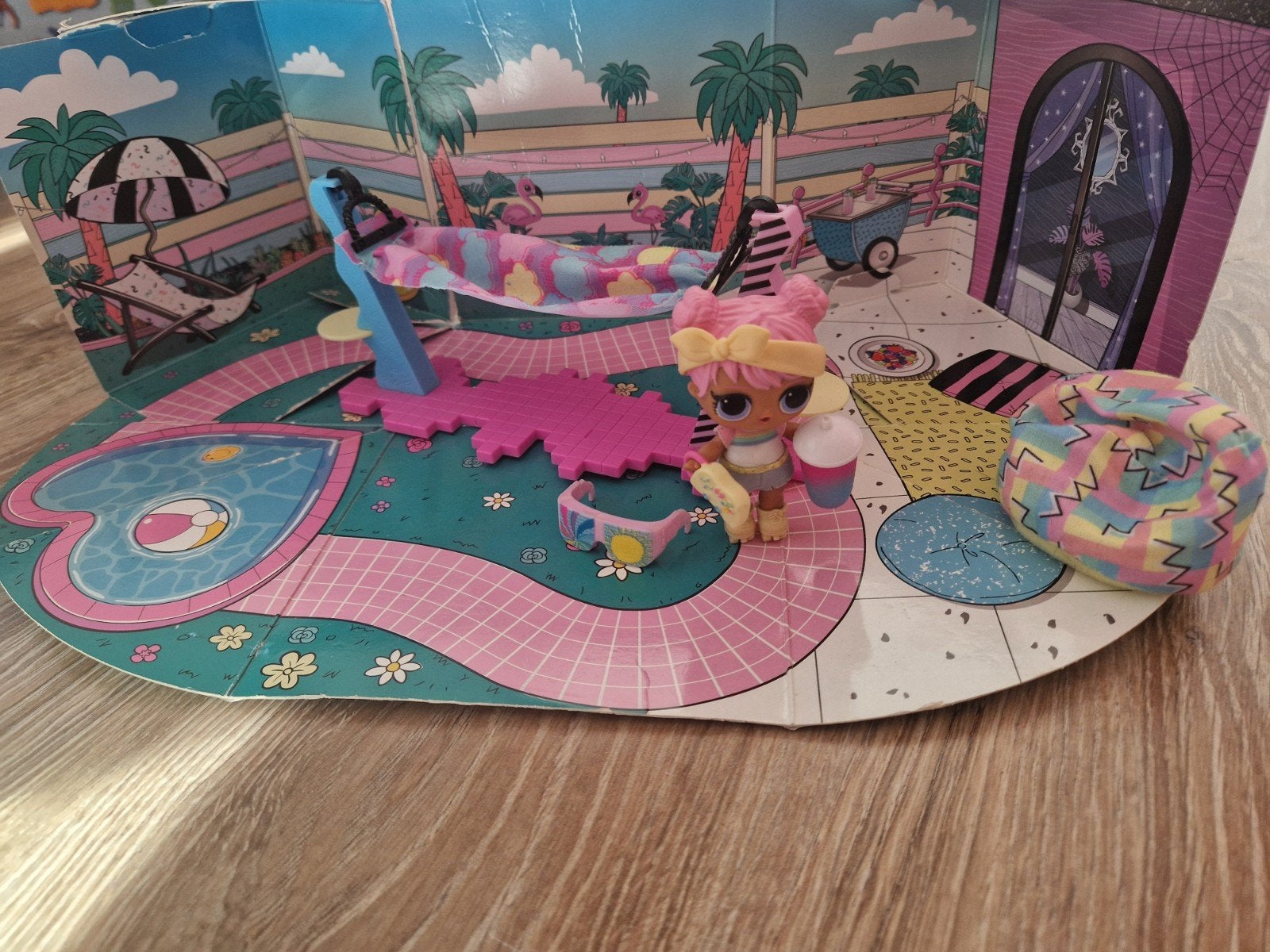 L.O.L. Surprise! Chill Patio & Roller Rink met extra pop, Kinderen en Baby's, Speelgoed | Poppen, Ophalen of Verzenden, Gebruikt