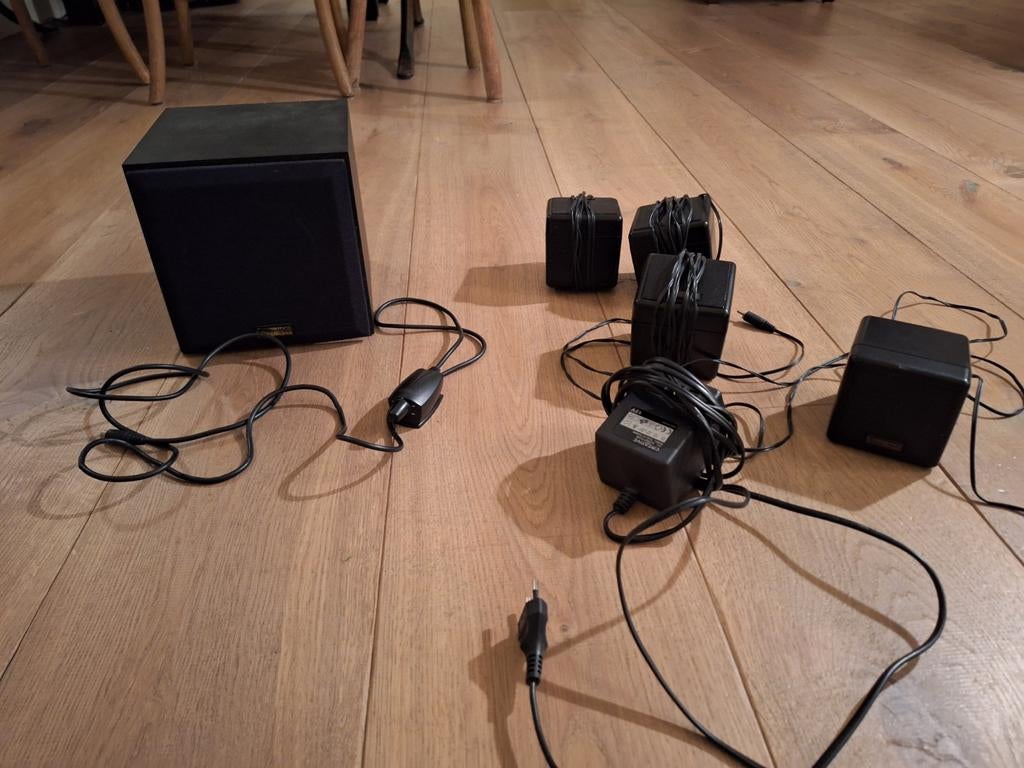 Subwoofer en 4 boxen, Computers en Software, Pc speakers, Ophalen