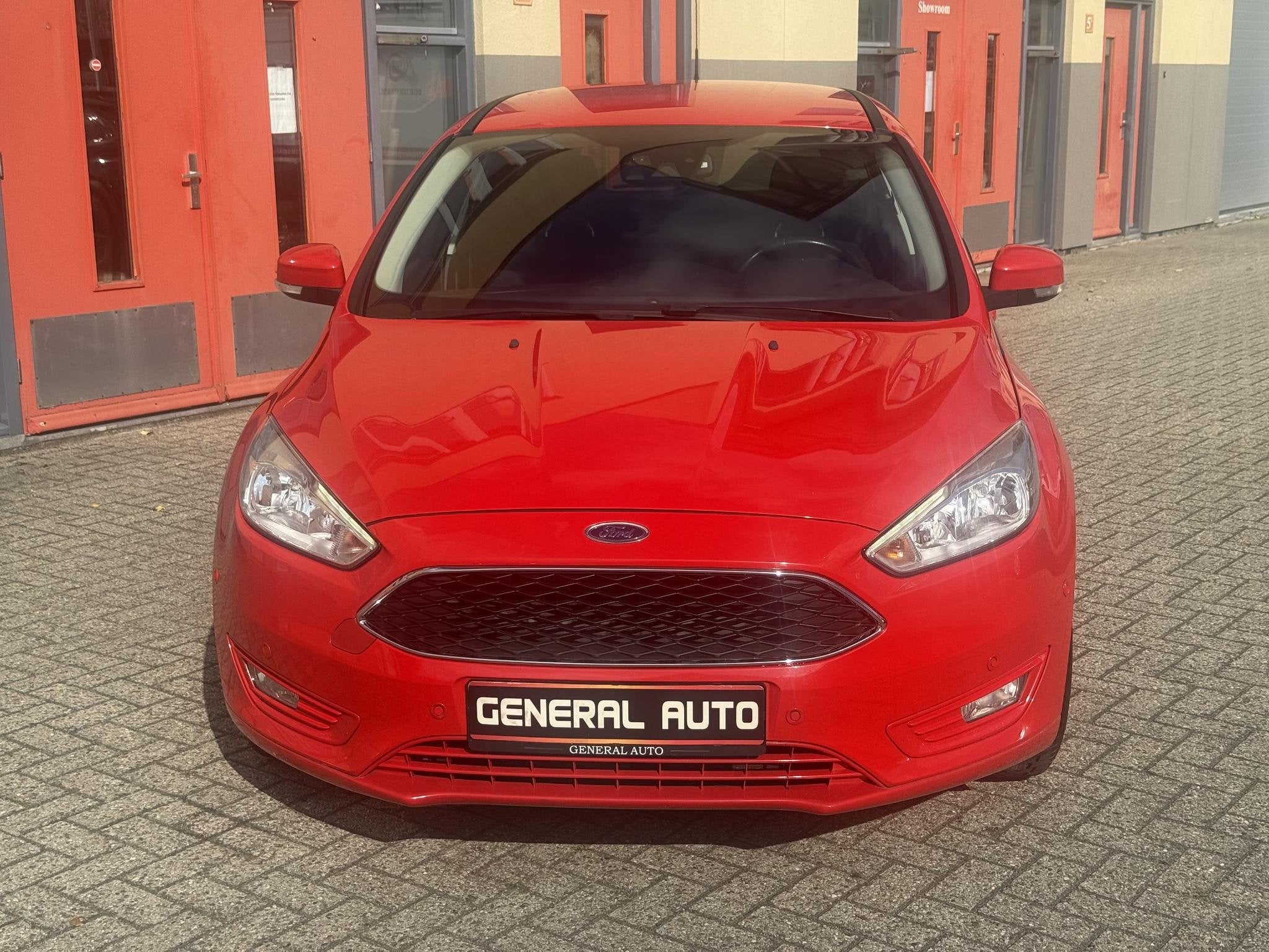 Ford Focus Wagon 1.0 Titanium, Navi, Trekhaak, nieuwe Distri, Gebruikt, Euro 6, Handgeschakeld, 1216 kg