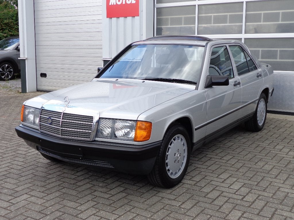 Mercedes 190 Smetteloze staat !!!!, Auto's, Zwart, Bedrijf, Handgeschakeld, Sedan