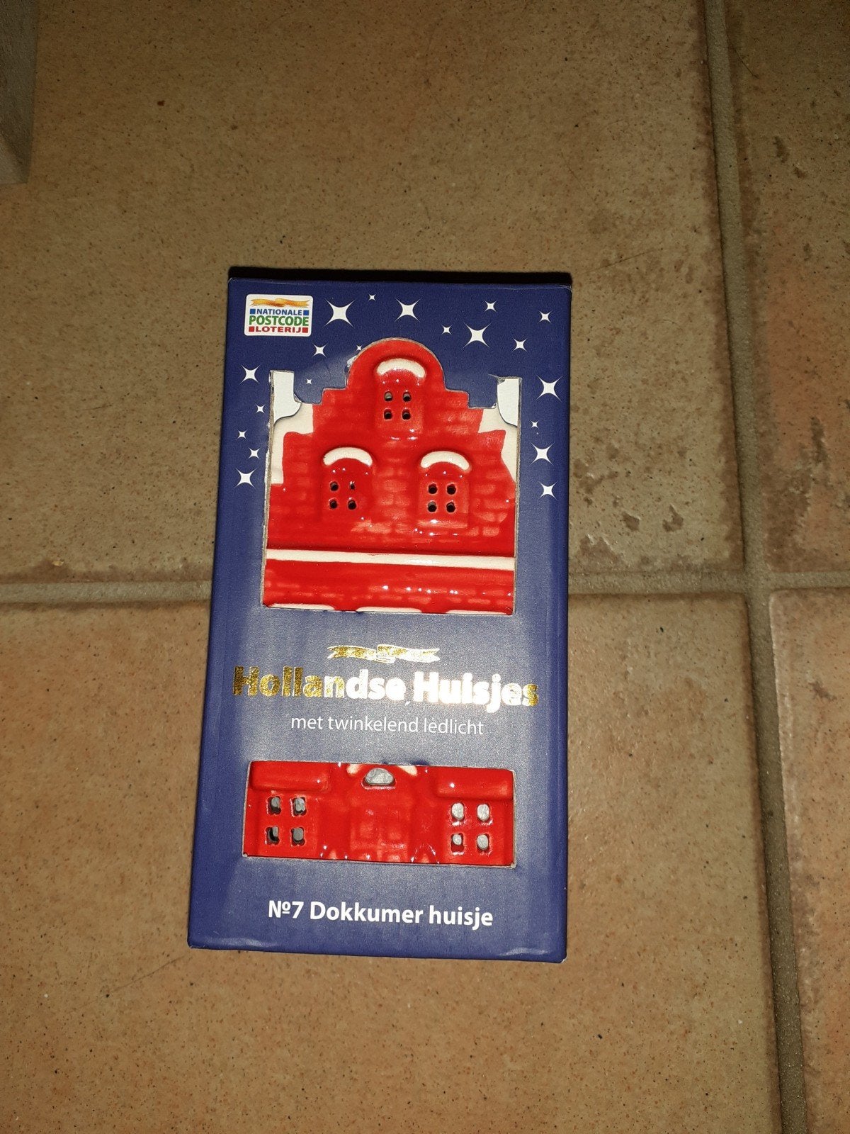 Postcodeloterij Hollands Huisje nr 7 Dokkumer huisje NIEUW, Overige stijlen, Nieuw, Ophalen of Verzenden, Rood