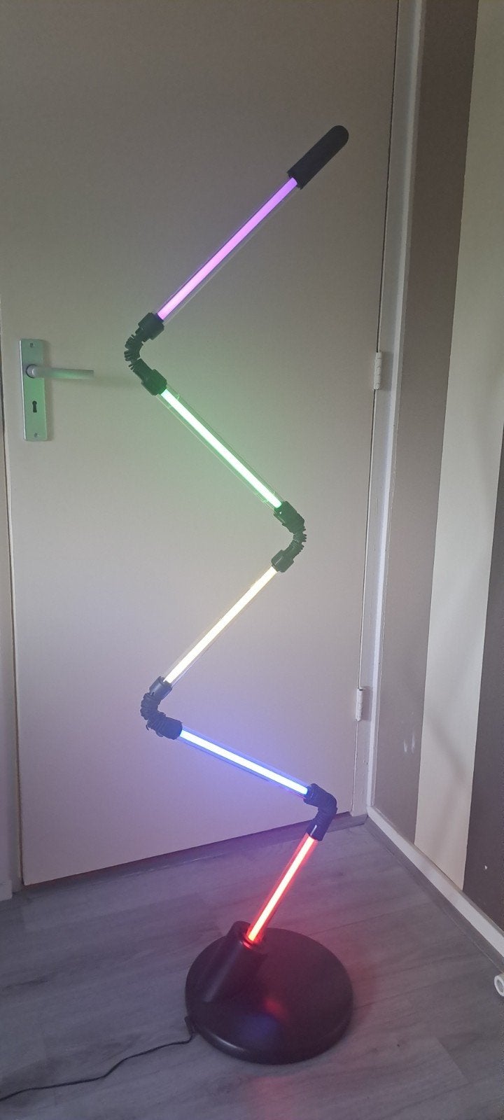 Mooie decoratieve RGB LED vloerlamp, Huis en Inrichting, Ophalen