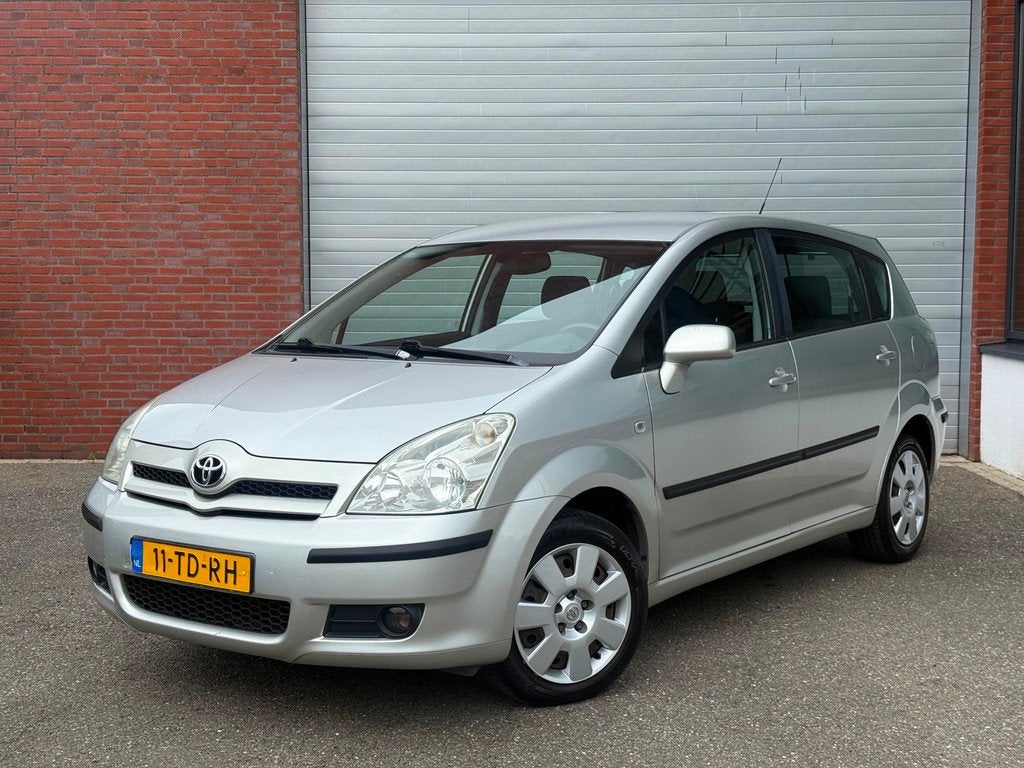 Toyota Verso 1.8 VVT-i Sol 7P| AUTOMAAT| NAP| NAVI| TREKHAAK, Auto's, Toyota, Zwart, 4 cilinders, 129 pk, 7 stoelen