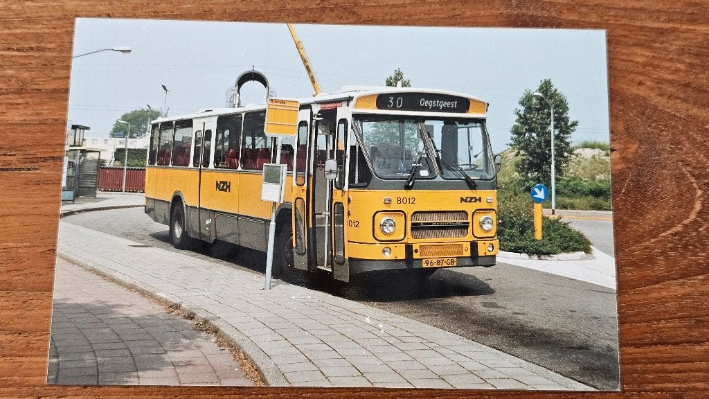Foto BUS NZH Haarlem 8012, Verzamelen, Verzenden, Gebruikt, Bus of Metro, Overige typen