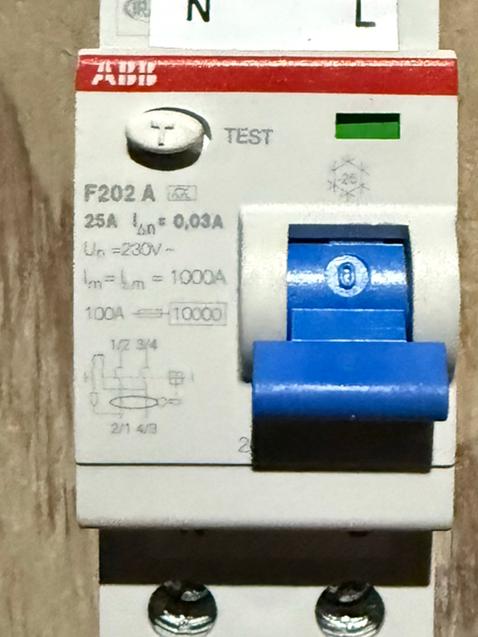 ABB aardlekschakelaar 25A / 0,03A 1 fase enkel fasig., Ophalen of Verzenden, Gebruikt, Overige typen