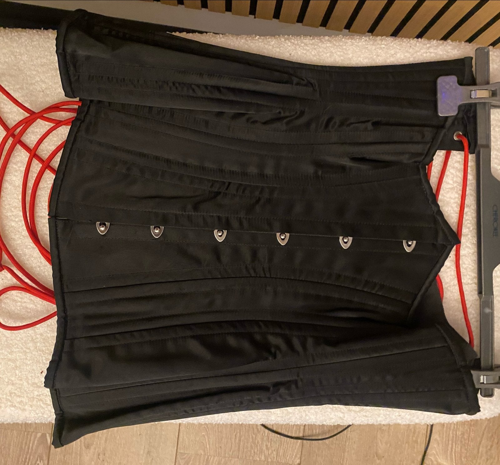 Zwart korset met rode veters - Laced-Up Boutique, Kleding | Dames, Ophalen of Verzenden, Zwart, Body of Korset