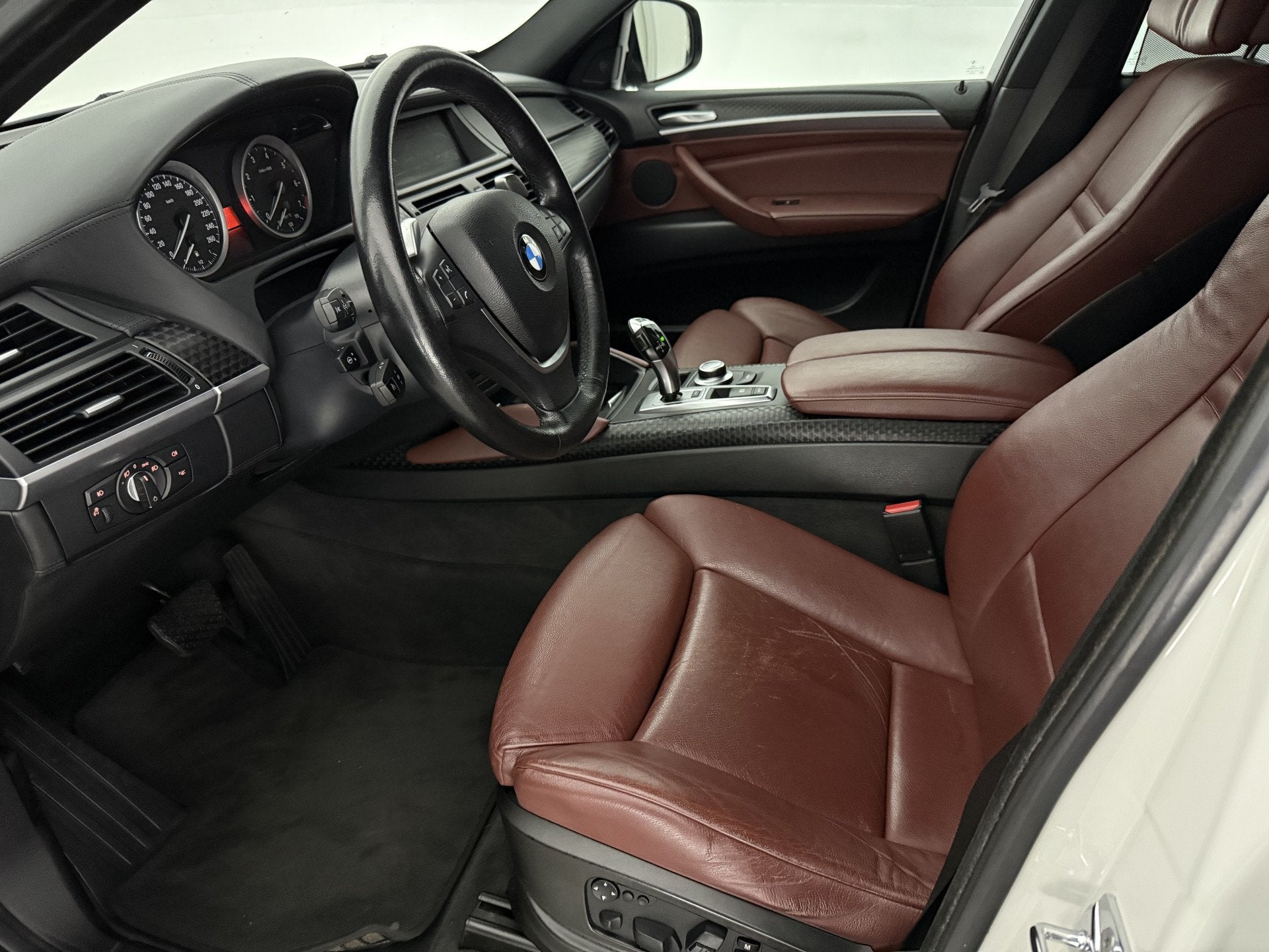 Foto 36 van BMW X6 xDrive High Executive 408PK | Youngtimer | Camera | M