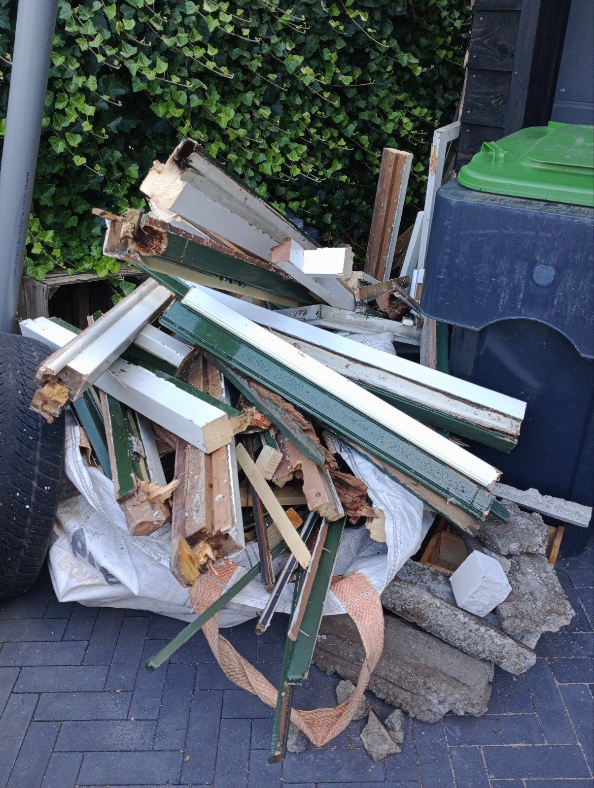 Kozijnen brandhout, Ophalen