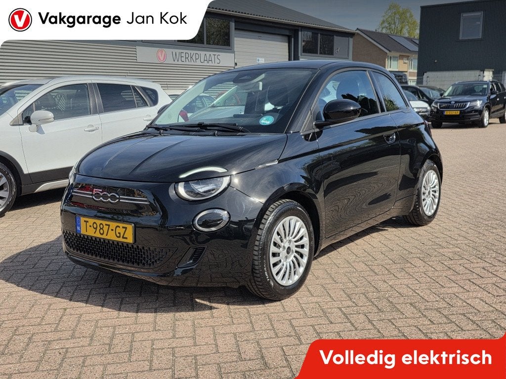 Fiat 500 Urban 42 kWh apple carplay/andriod (bj 2023), Auto's, Fiat, Automaat, 4 stoelen, Zwart, Origineel Nederlands