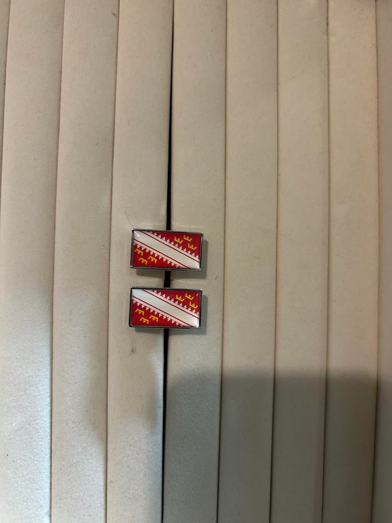 Manchetknopen met vlagpatroon, Ophalen of Verzenden, Zo goed als nieuw, Overige materialen