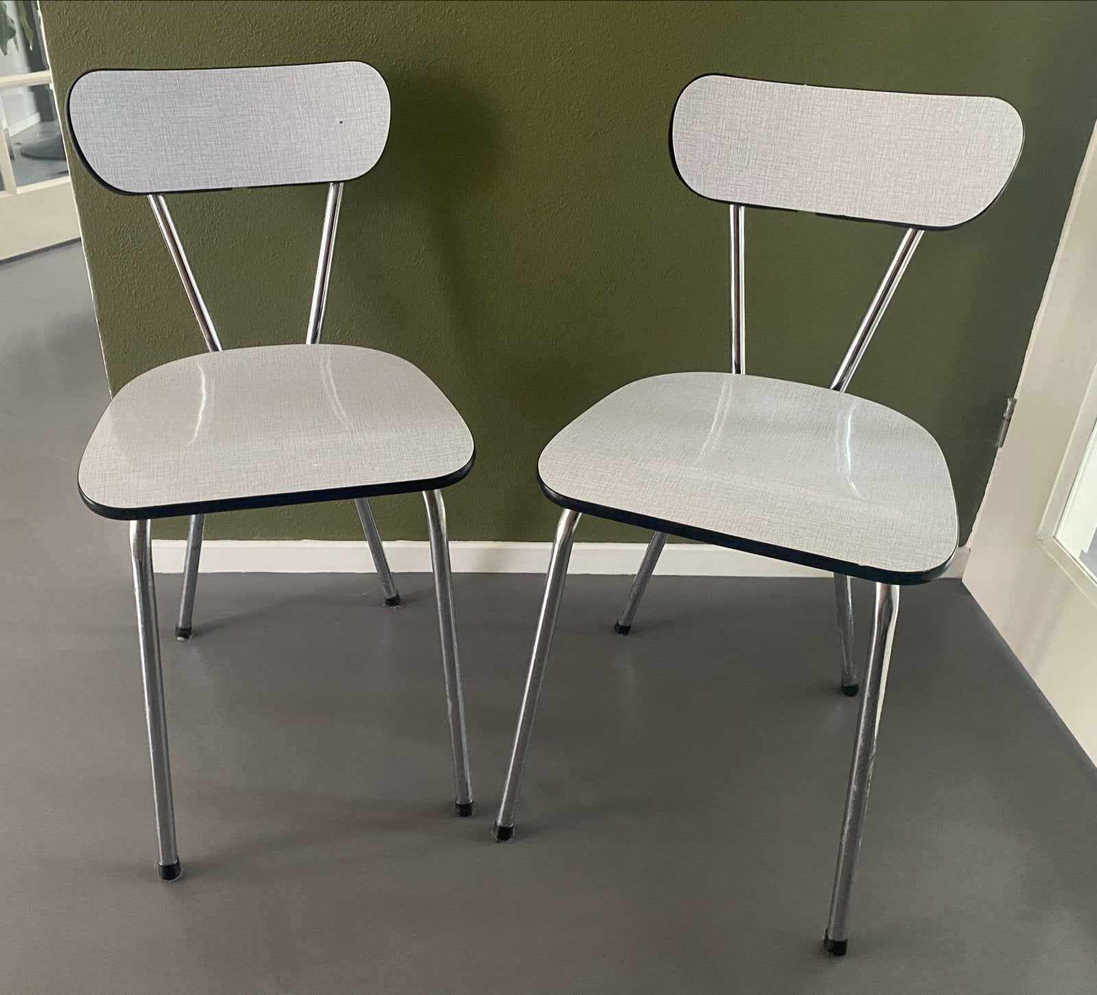 Set van 2 vintage / retro stoelen, Huis en Inrichting, Stoelen, Ophalen, Gebruikt, Twee, Metaal