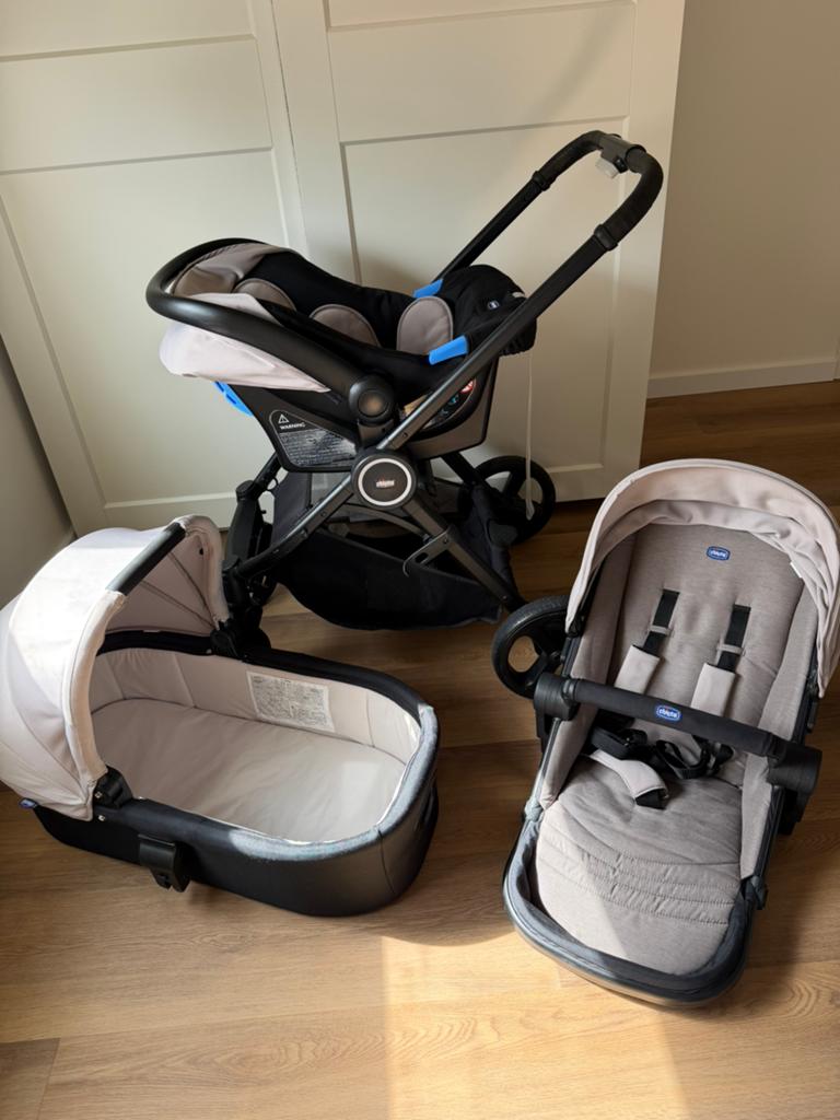 Chicco 3- in- 1 kinderwagen, Kinderen en Baby's, Kinderwagens en Combinaties, Gebruikt, Verstelbare duwstang, Ophalen, Kinderwagen