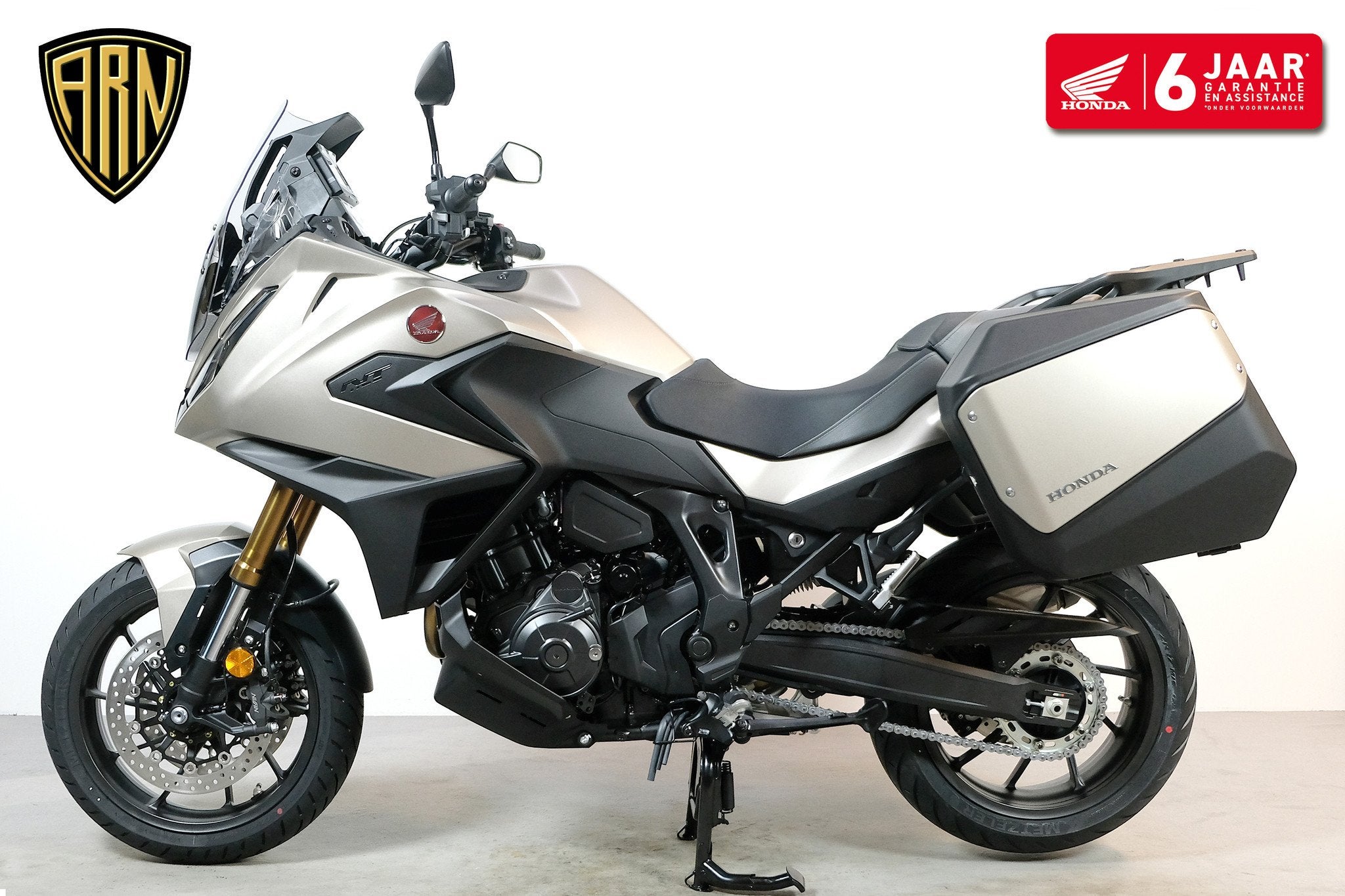 Honda NT 1100 DCT ES (bj 2026), Bedrijf, Handvatverwarming, Toermotor