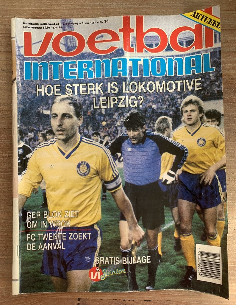 Voetbal International VI Div. tijdschriften uit 1987 / €1,50, Verzamelen, Sportartikelen en Voetbal, Ophalen of Verzenden, Zo goed als nieuw