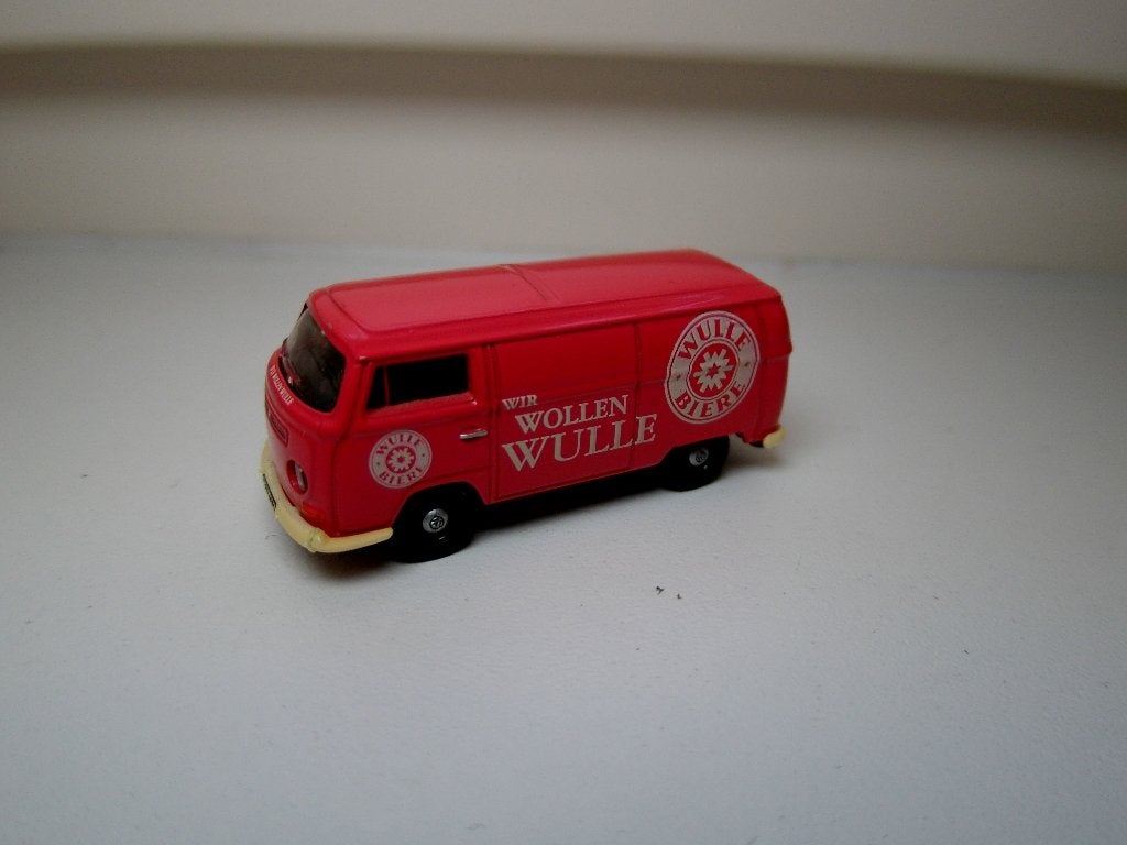 Schuco 1/87 Volkswagen T2 "Wir Wollen Wulle", Verzenden, Zo goed als nieuw, Bus of Vrachtwagen, Schuco