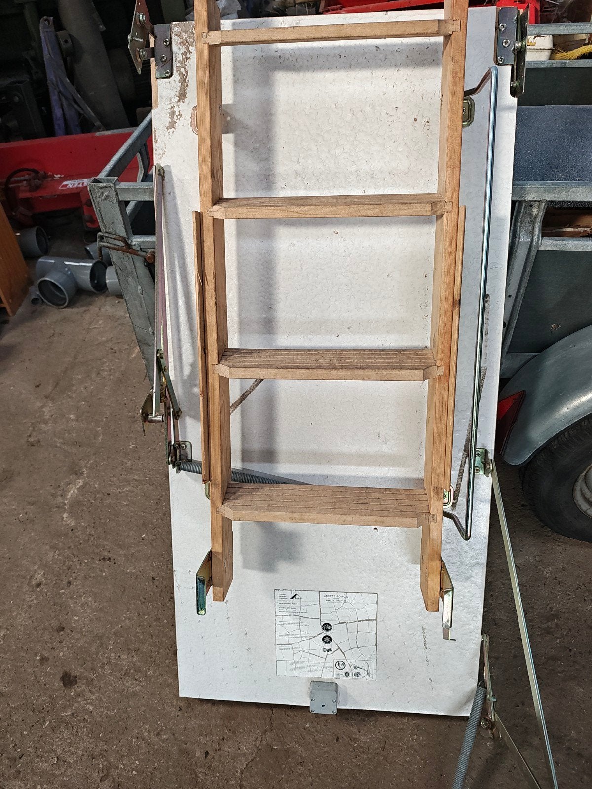 Lange vliezo trap / vliering trap voor een hoge zolder, Ophalen of Verzenden, Gebruikt, Ladder, 2 tot 4 meter