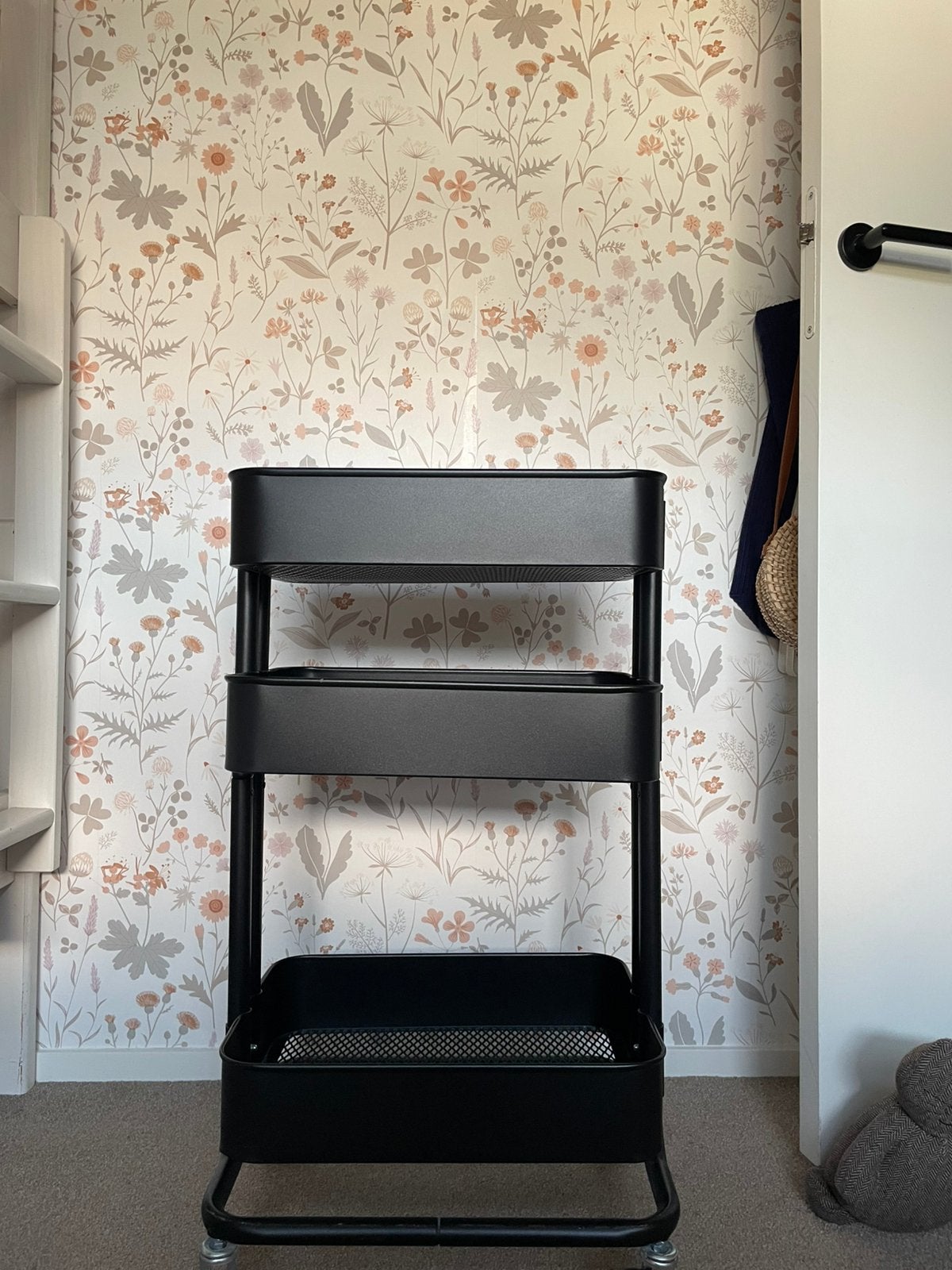 RÅSKOG Ikea roltafel - zwart, Ophalen, Gebruikt