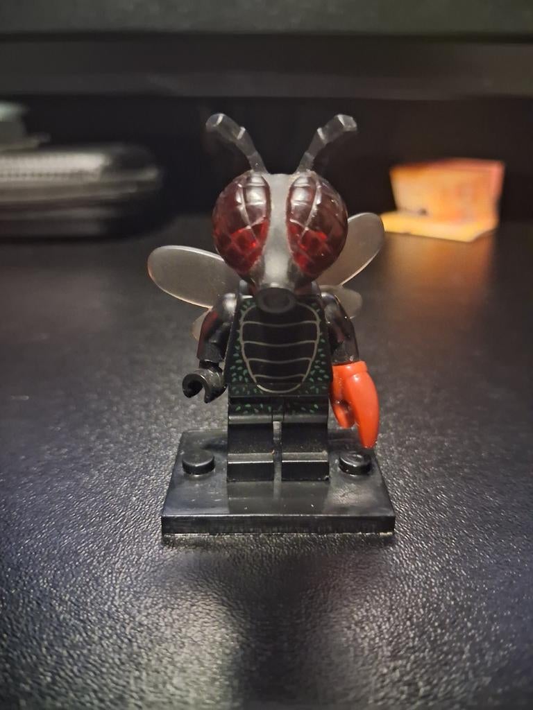 Lego Minifiguur Vlieg met Rode Ogen en Vleugels, Overige thema's, Lego, Ophalen of Verzenden, Zo goed als nieuw