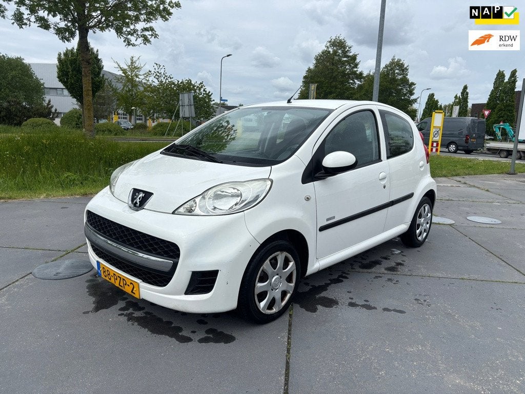Peugeot 107 1.0-12V Millesim 200 Nieuwe APK, Voorwielaandrijving, Euro 5, Gebruikt, 4 stoelen