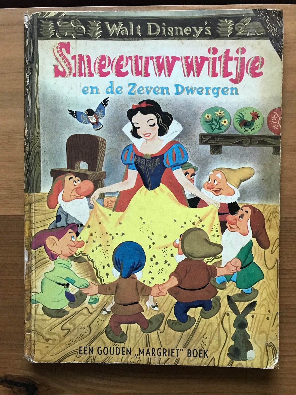 Sneeuwwitje en de zeven dwergen : gouden ,,Margriet" boek, Gelezen, Walt Disney, Ophalen of Verzenden, Fictie