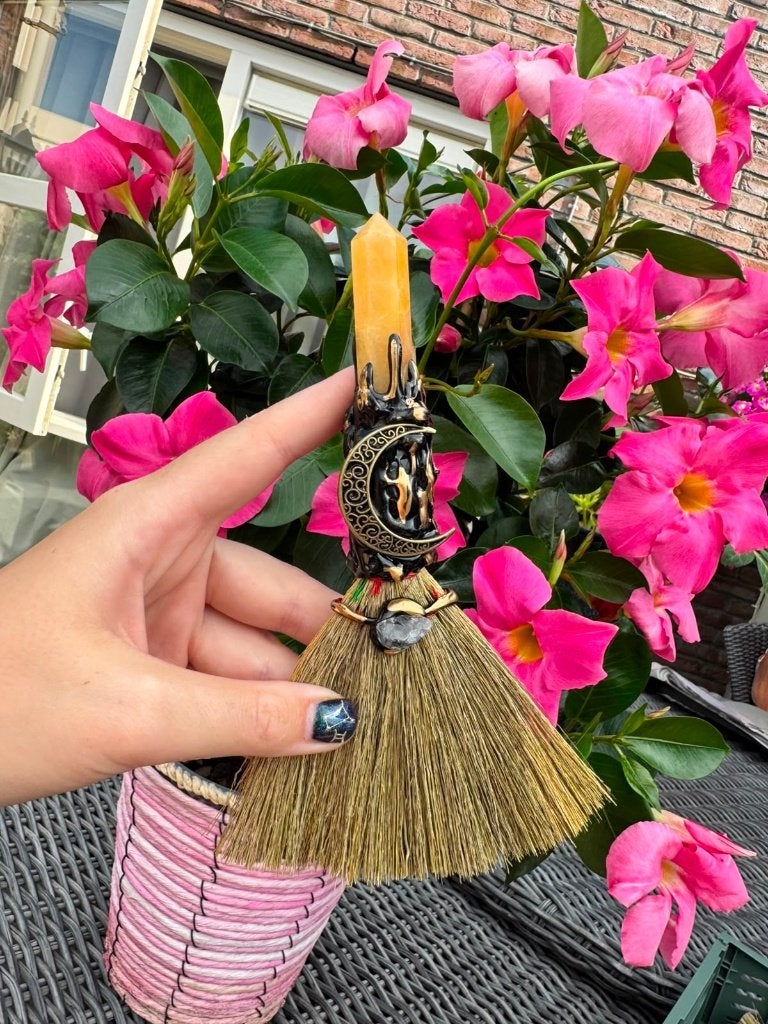 Handmade Yellow Calcite Witch Broom • Crystal Broom, Verzenden, Mineraal
