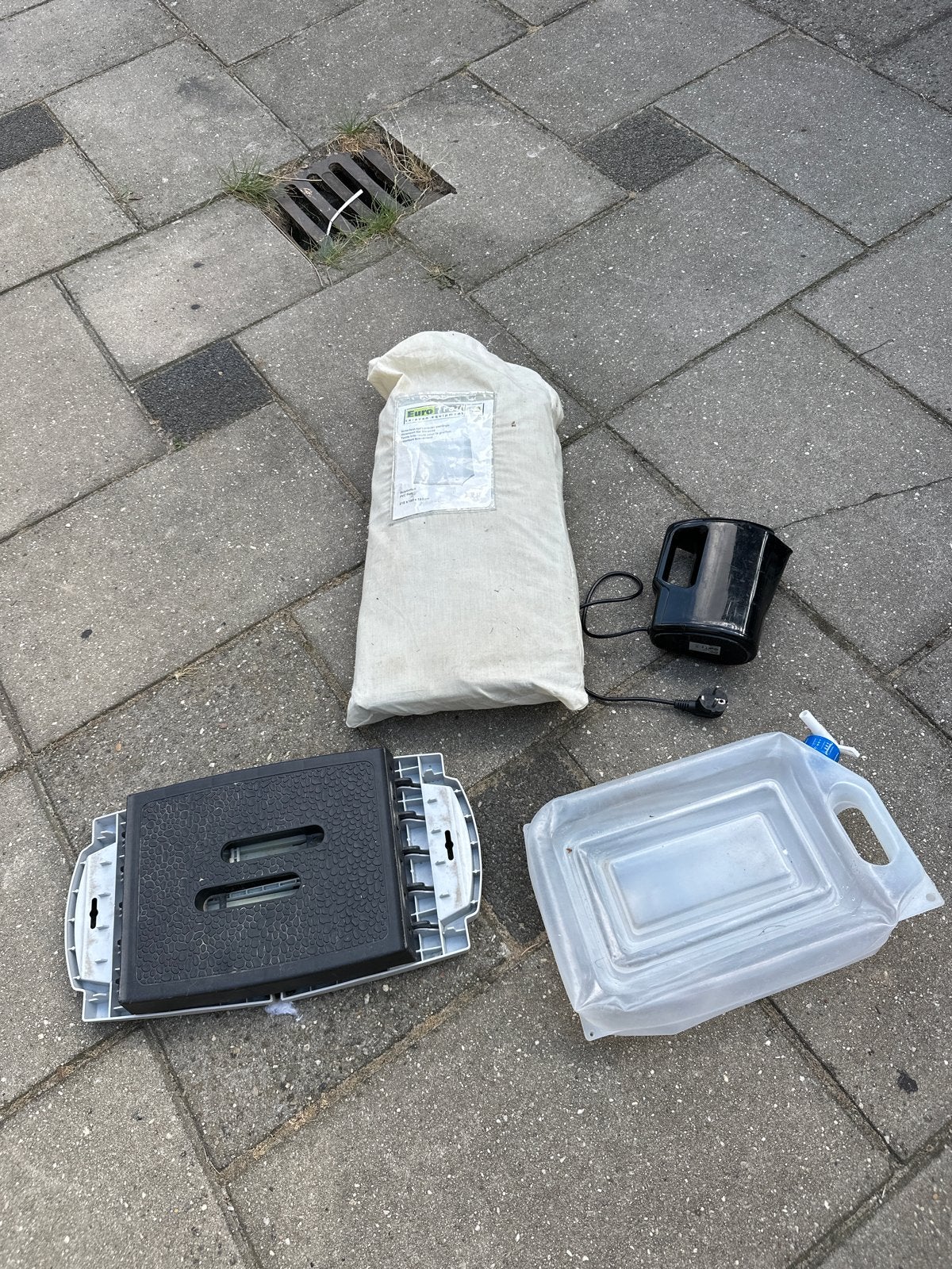 Caravan uitrusting: binnentent, waterkoker, jerrycan, opstap, Ophalen, Gebruikt