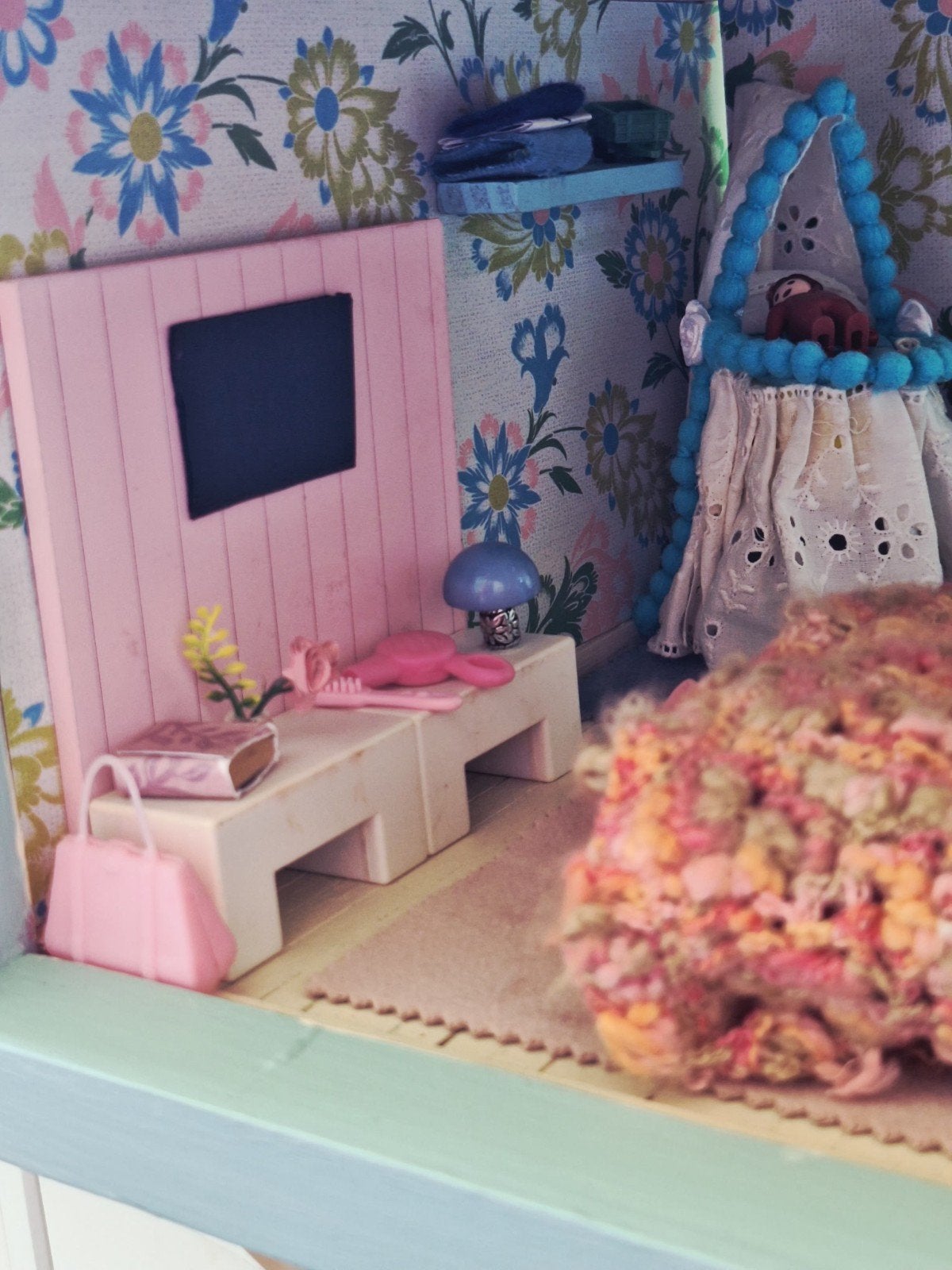 Gedetailleerd Poppenhuis met Meubels en Accessoires, Ophalen of Verzenden, Zo goed als nieuw, Poppenhuis