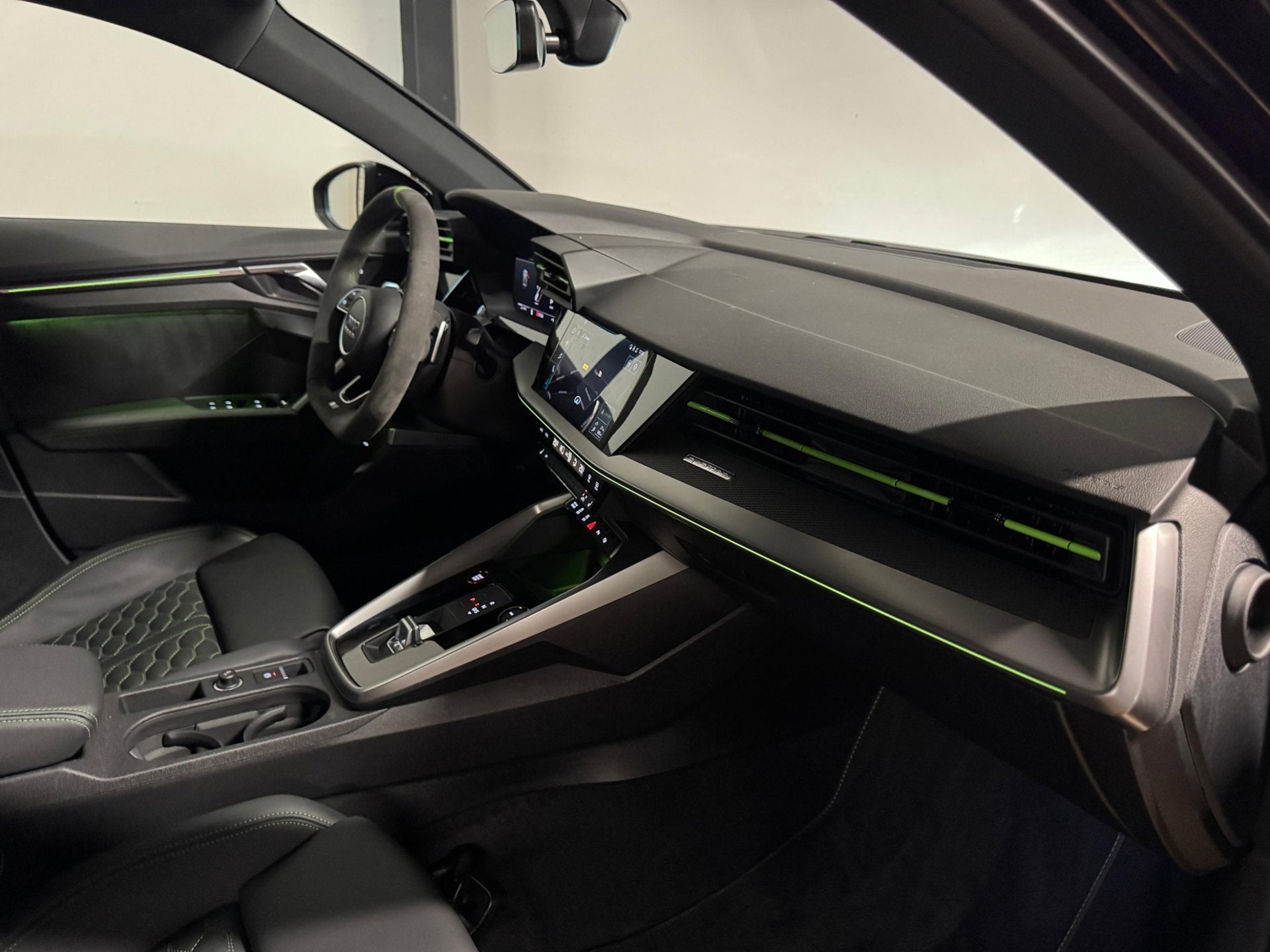 Audi RS3 Limousine 2.5 TFSI RS 3 quattro HULK CERAMIC PANO V, Auto's, Audi, Automaat, Dealer onderhouden, Gebruikt, Zwart