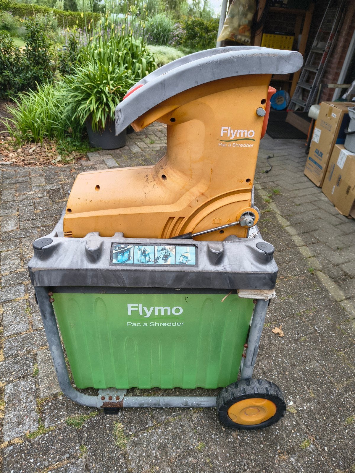Flymo Pac a Shredder Hakselaar - 2500W Elektrisch, Ophalen, Gebruikt, Flymo, Met opvangbak