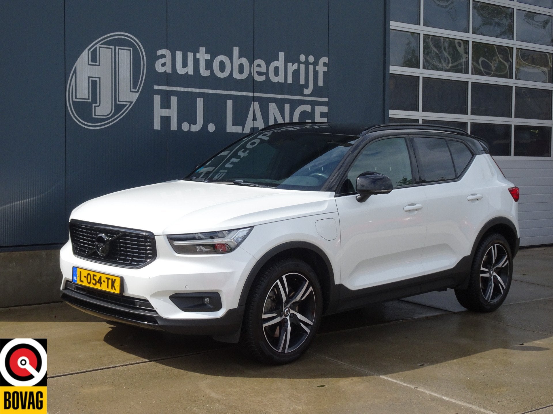 Volvo XC40 1.5 T5 Recharge R-Design (bj 2021, automaat), Auto's, 12 maanden, 1712 kg, Wit, Bedrijf