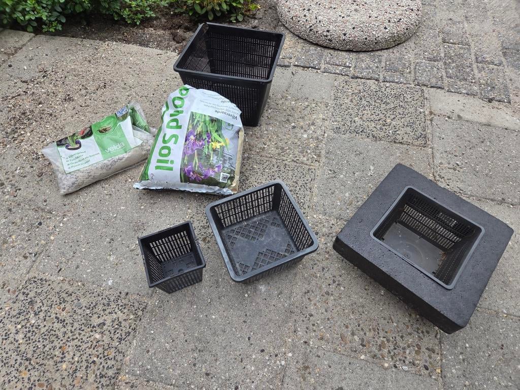 Vijver benodigdheden: vijveraarde, grind en plantenmand, Tuin en Terras, Ophalen of Verzenden