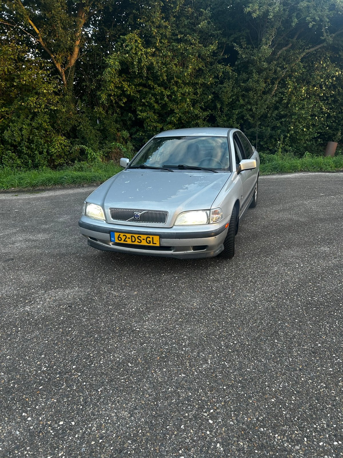 Volvo S40 1.8 AUT 1999 Grijs, Auto's, 1280 kg, 4 cilinders, 122 pk, 1783 cc