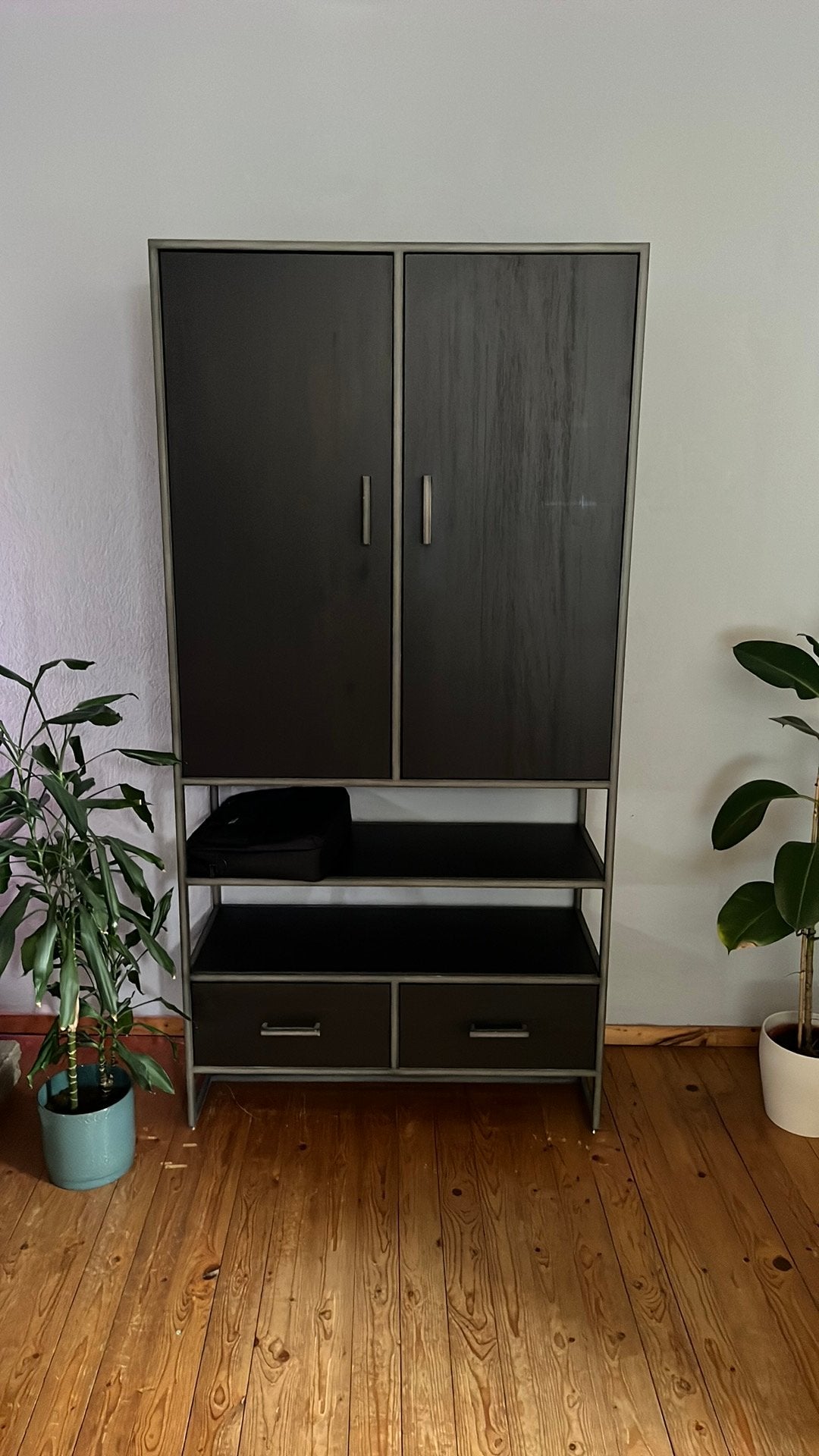 Wandkast Floyd van het merk Feelings, Huis en Inrichting, Kasten | Wandmeubels, Ophalen, Met deur(en), 200 cm of meer, Zo goed als nieuw
