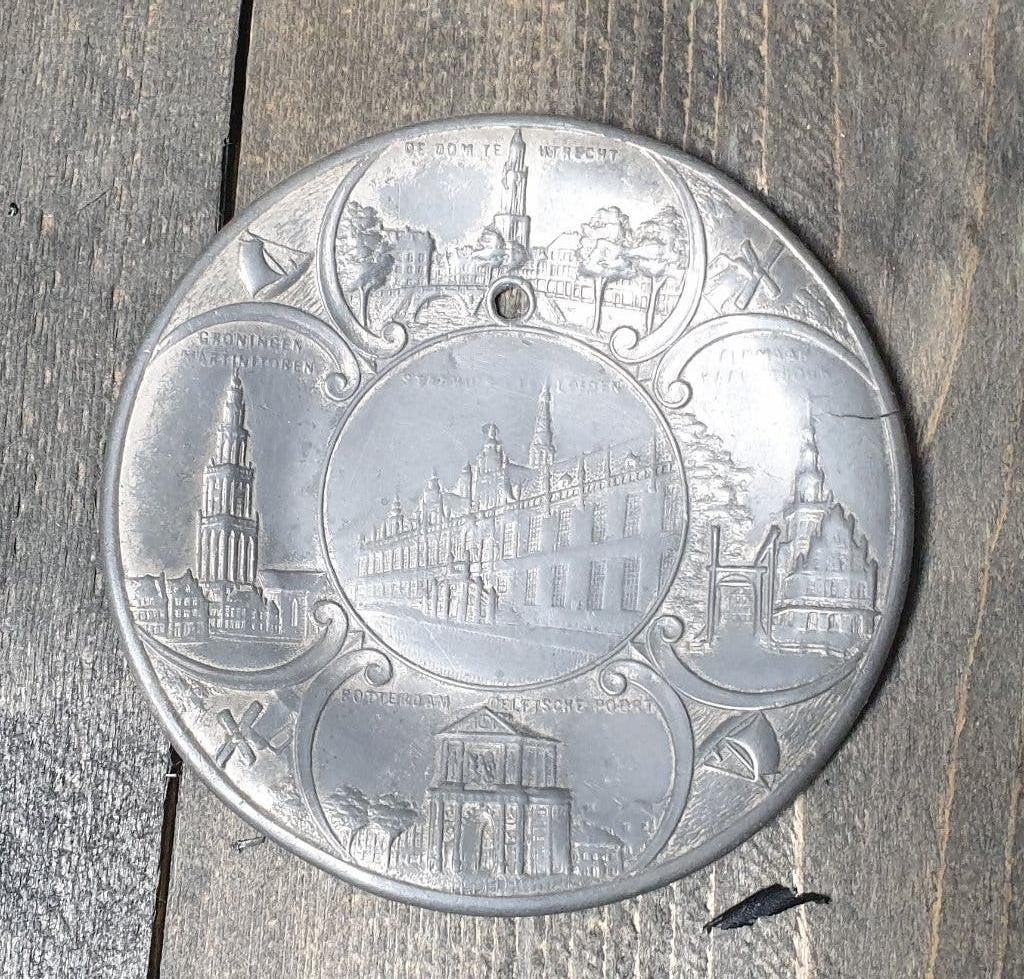 Tinnen schaaltje met o.a. Domtoren, Martinitoren, Ophalen of Verzenden