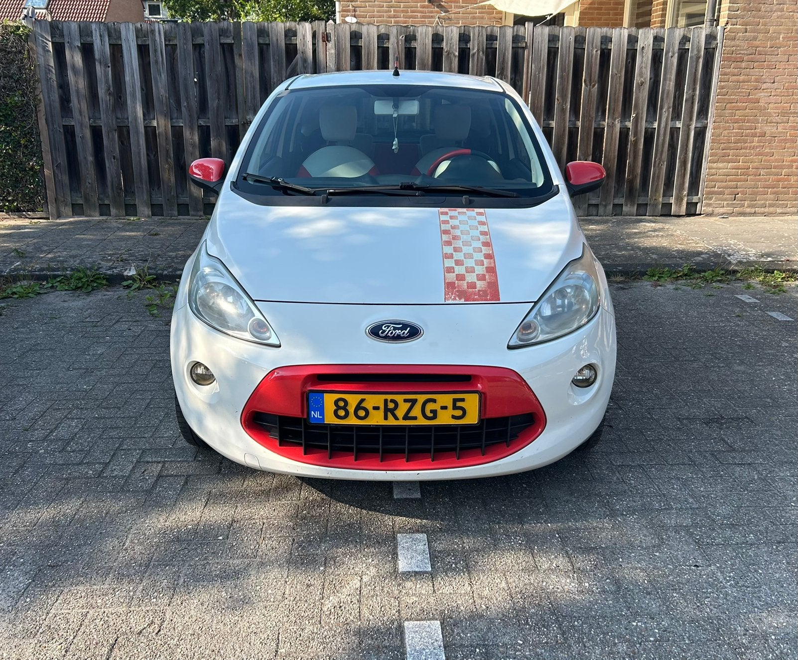 Ford Ka Grand Prix | 2011 | 160.340 km | € 2.750, Voorwielaandrijving, Euro 5, Stof, 1242 cc