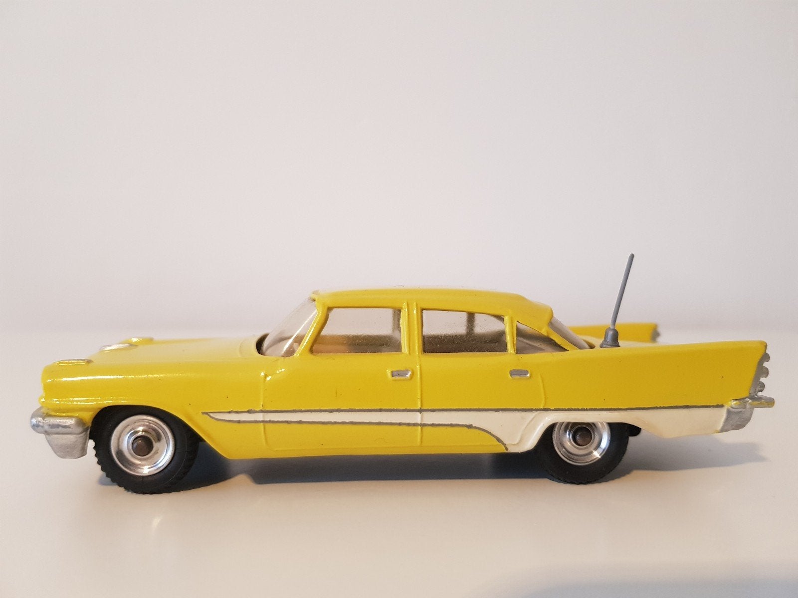 desoto  fireflite, Ophalen of Verzenden, Zo goed als nieuw, Auto, Dinky Toys