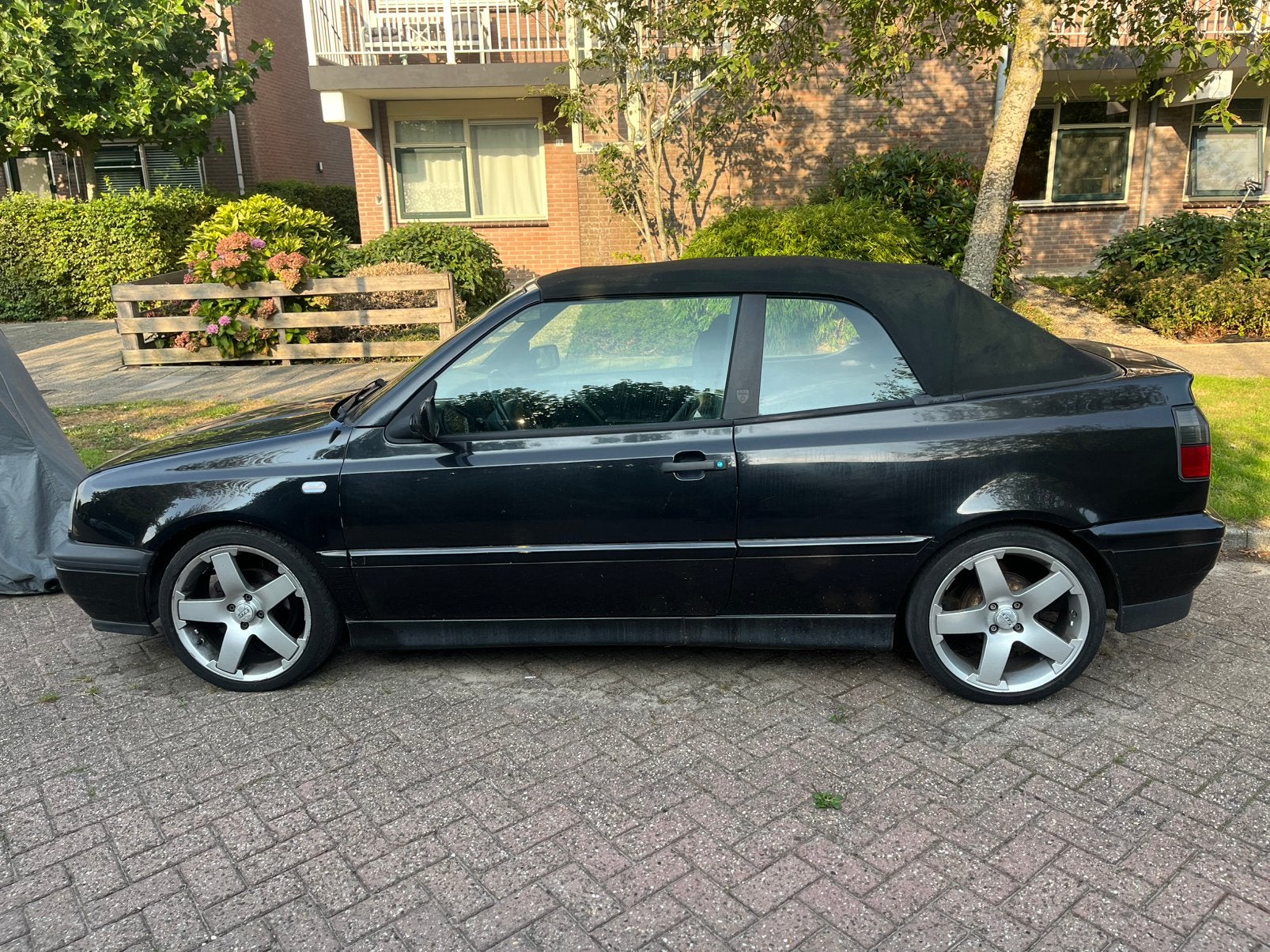 VW GOLF CABRIOLET 1.6 1998 LEES GOED! ZONDER APK!, Auto's, Volkswagen, Voorwielaandrijving, Zwart, 4 cilinders, Cabriolet